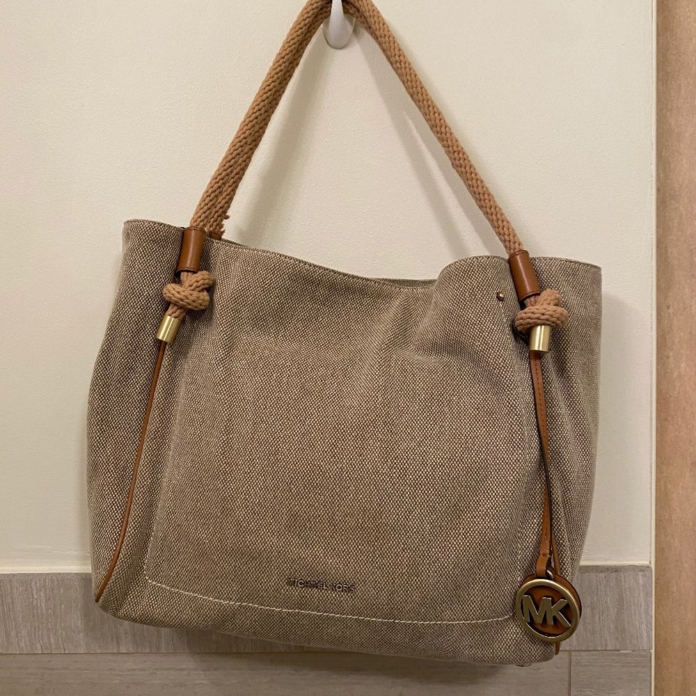 Michael Kors Isla Large Tote Bag